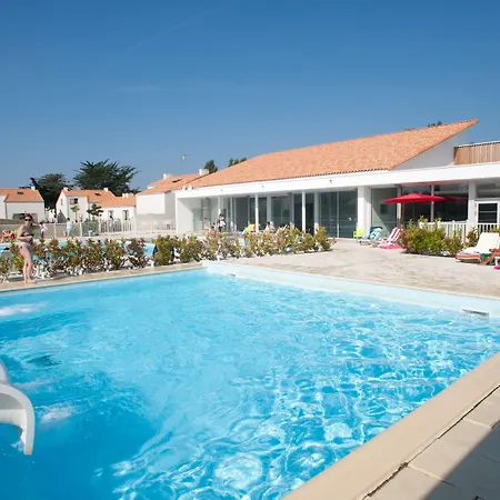 Holiday park Goelia Les Grands Rochers 3*