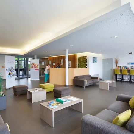 Ferienpark Goelia Les Grands Rochers 3*