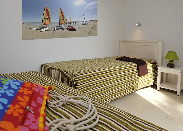 Goelia Les Grands Rochers 3*