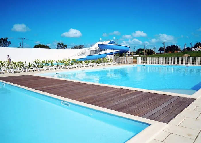 Goelia Les Grands Rochers 3*