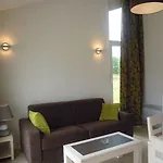 Goelia Les Grands Rochers ホリデーパーク 3*