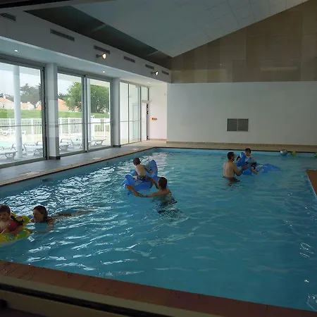 Goelia Les Grands Rochers 3*