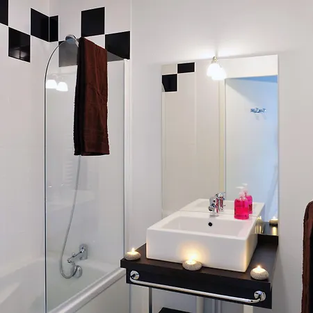 Goelia Les Grands Rochers 3* لي سابلِ دولونْ