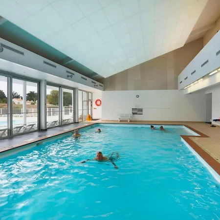 Goelia Les Grands Rochers פארק נופש