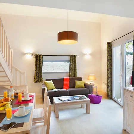 Goelia Les Grands Rochers פארק נופש