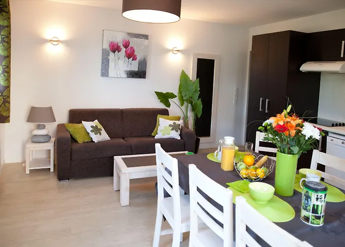 Village de vacances Résidence Néméa Les Grands Rochers 3*