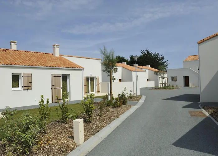 Résidence Néméa Les Grands Rochers Village de vacances 3*