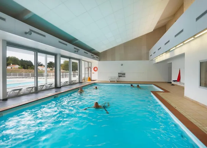 Résidence Néméa Les Grands Rochers Village de vacances