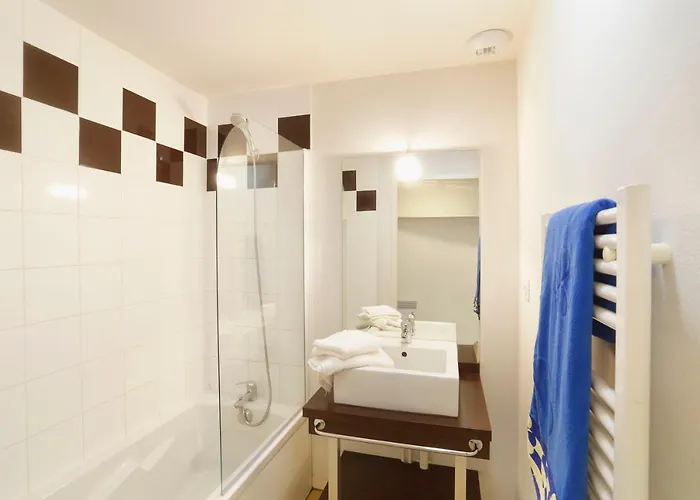 Goelia Les Grands Rochers 莱萨布勒-多洛讷